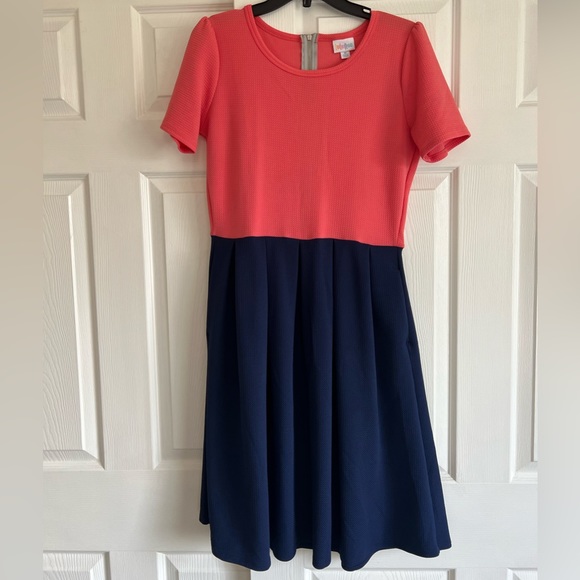 LuLaRoe Dresses & Skirts - Lularoe Amelia dress